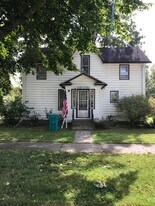 610 3rd Ave SE, Unit 2 in Waseca, MN - Building Photo