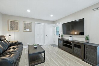 2621 Wingate Ct in Aurora, IL - Building Photo - Building Photo
