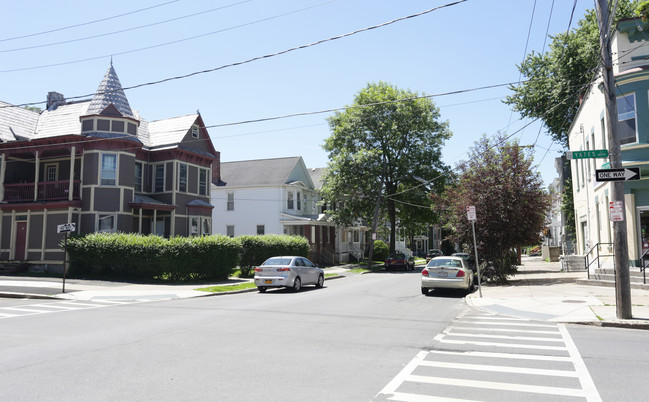 304 Ontario St in Albany, NY - Building Photo - Building Photo