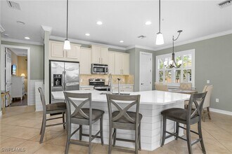 28087 Sosta Ln in Bonita Springs, FL - Foto de edificio - Building Photo