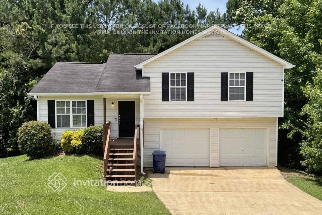 240 Brookside Dr in Dallas, GA - Foto de edificio
