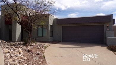 5556 N Carnelian Dr in Tucson, AZ - Building Photo - Building Photo