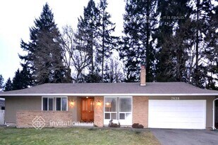 7638 Emerald Dr SW in Tacoma, WA - Building Photo
