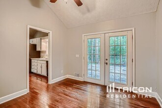 1850 Winding Creek Ln SW in Marietta, GA - Building Photo - Building Photo