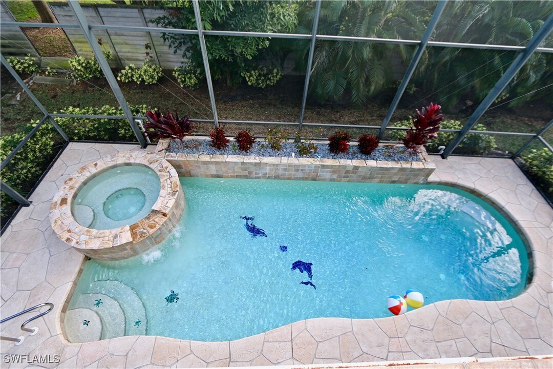 2855 Coach House Way in Naples, FL - Building Photo