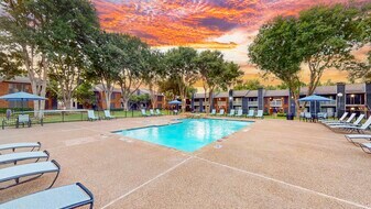 MAA Highlands North in Dallas, TX - Building Photo