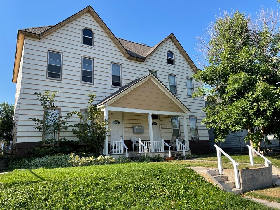 910 5th Ave N, Unit B in Great Falls, MT - Building Photo