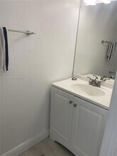 413 Palm Cir E in Pembroke Pines, FL - Building Photo - Building Photo