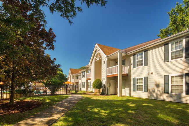 Pembroke Crossing Apartments in Virginia Beach, VA - Building Photo - Building Photo