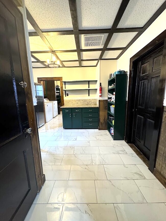 1209 Windsor Ave in Bristol, TN - Foto de edificio - Building Photo