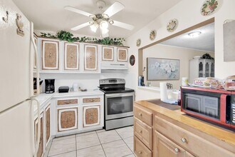711 Lori Dr in Palm Springs, FL - Building Photo - Building Photo
