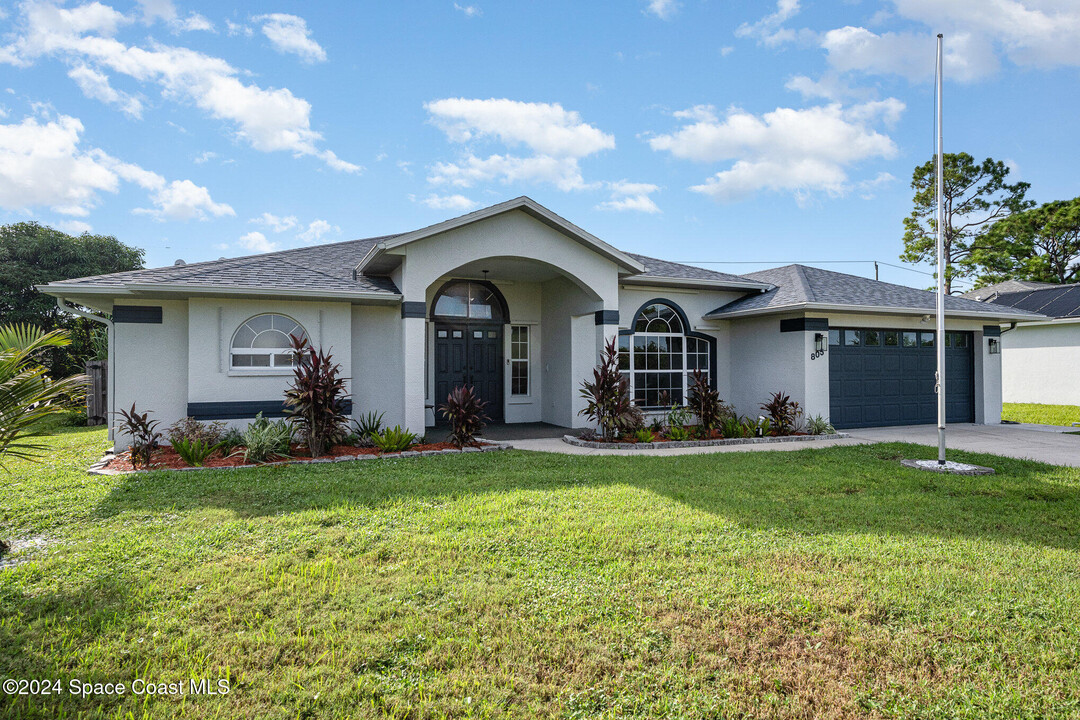 805 7 Gables Cir SE in Palm Bay, FL - Building Photo