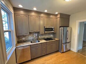 12 Merrill St, Unit Unit 2 in Cambridge, MA - Building Photo - Building Photo