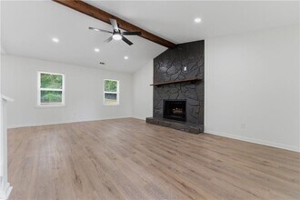 5081 Hubert Dr in Powder Springs, GA - Building Photo - Building Photo