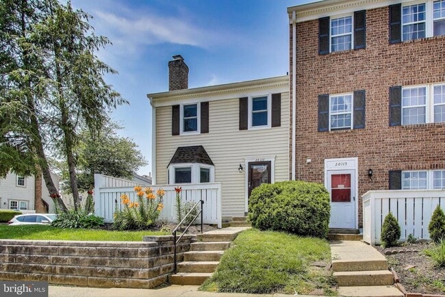20117 Locustdale Dr in Germantown, MD - Foto de edificio - Building Photo