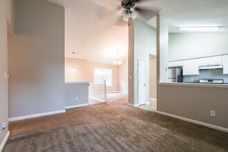 7719 Briar Forest Ln in Riverdale, GA - Foto de edificio - Building Photo