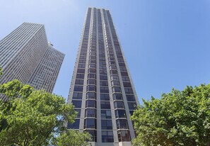 2650 N Lakeview Ave, Unit # 01304 in Chicago, IL - Building Photo