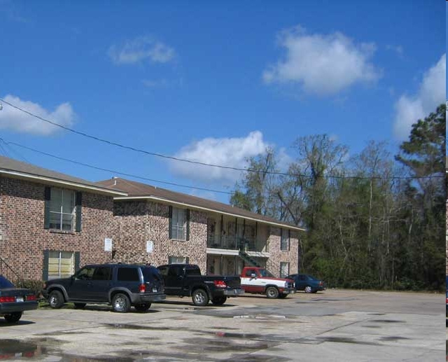 Stagecoach West Apartments in Lumberton, TX - Building Photo - Building Photo