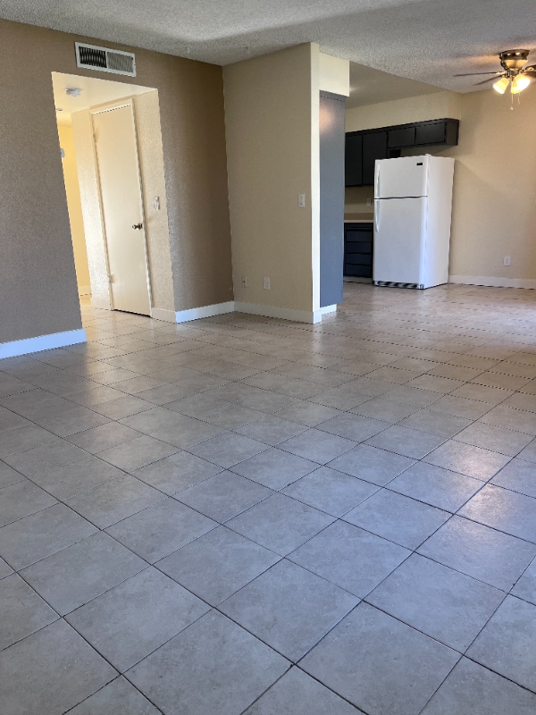 property at 815 N Peach Ave