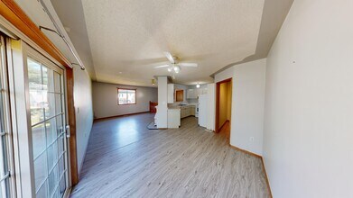 9408 B-94100 100 Ave. in Grande Prairie, AB - Building Photo - Building Photo