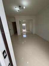 19732 SW 121st Ave in Miami, FL - Building Photo - Building Photo