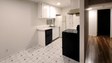 4608 Neil Rd, Unit 4608 Neil Road # 15-263 in Reno, NV - Foto de edificio - Building Photo