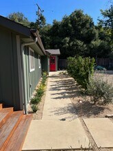 2770 Glendessary Ln, Unit Cottage in Santa Barbara, CA - Building Photo - Building Photo