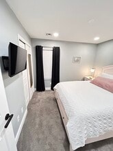 1 Candice Ct, Unit Private Bedroom in Medford, NY - Building Photo - Building Photo