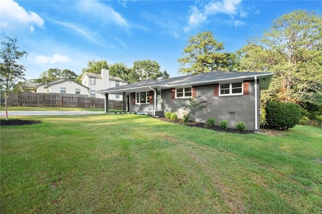 property at 6113 Dodgen Rd SW