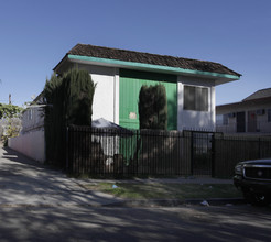 14121 Calvert St in Van Nuys, CA - Building Photo - Building Photo