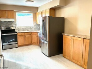 34 Deanna Dr in Hillsborough Township, NJ - Building Photo - Building Photo