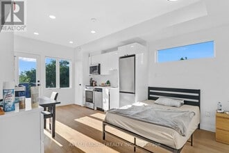 368 Tweedsmuir Ave in Ottawa, ON - Building Photo - Building Photo