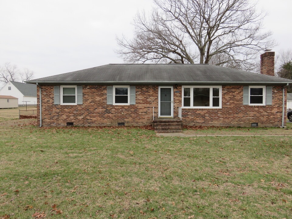 6729 Cold Harbor Rd in Mechanicsville, VA - Foto de edificio