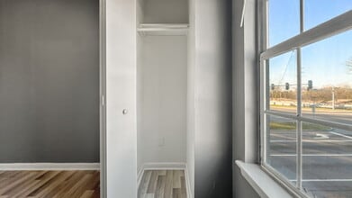 1100 Wilson Rd in Norfolk, VA - Foto de edificio - Building Photo