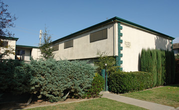 3363 E Sierra Madre Ave in Fresno, CA - Building Photo - Building Photo