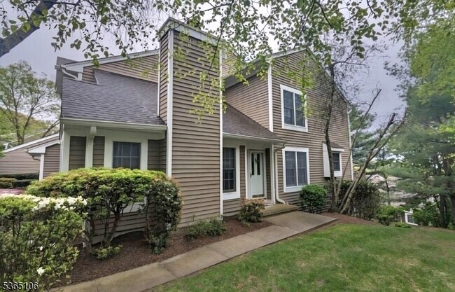property at 18 Dorset Ln