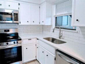 905 E 51st St in Austin, TX - Building Photo - Building Photo