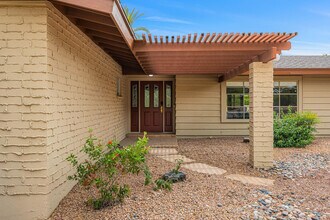 5901 E Cactus Wren Rd in Paradise Valley, AZ - Building Photo - Building Photo