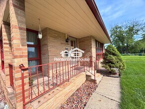 3204 E 9th St in Des Moines, IA - Building Photo - Building Photo