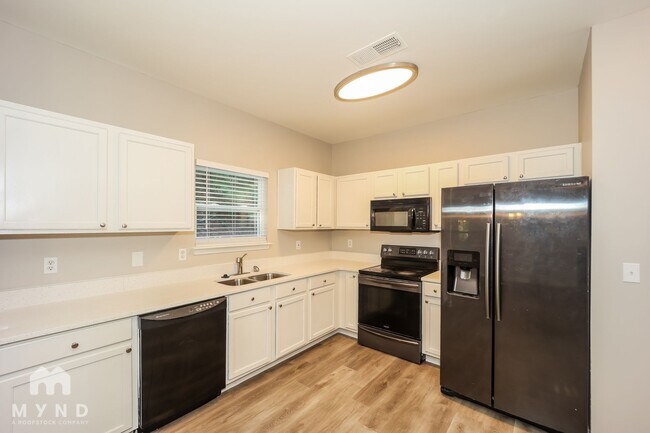 6447 Splitpine Ct in Atlanta, GA - Building Photo - Building Photo