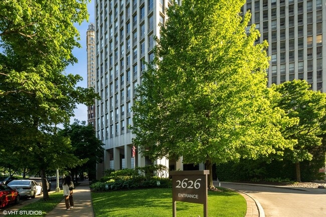 2626 N Lakeview Ave in Chicago, IL - Building Photo - Building Photo
