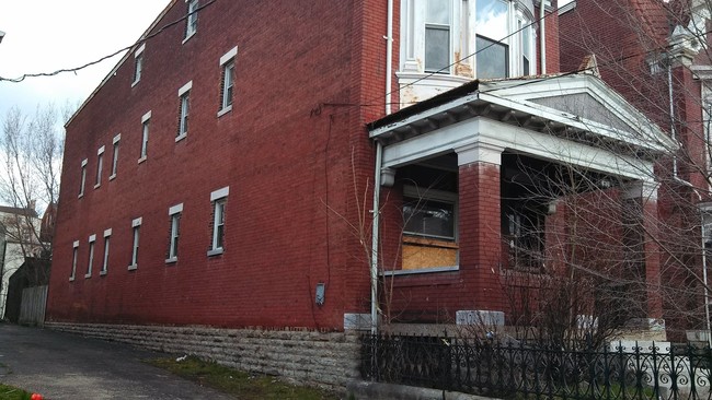 836 York St in Cincinnati, OH - Building Photo - Building Photo