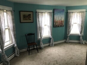 20 Collins Rd, Unit 20 in Canton, CT - Foto de edificio - Building Photo