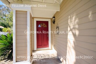 7448 Yellow Jasmine Dr in Highland, CA - Building Photo - Building Photo