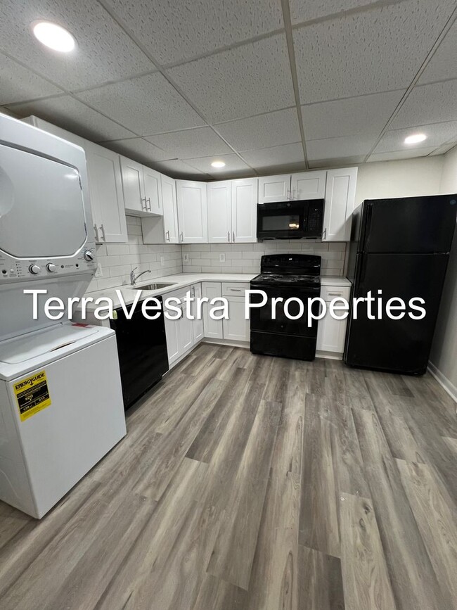 property at 601 E Mulberry St