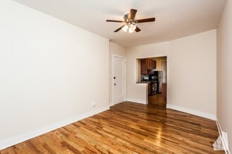 1033 Dempster Street, Unit 1 in Evanston, IL - Foto de edificio - Building Photo