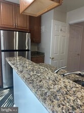 560 Colecroft Ct in Alexandria, VA - Building Photo - Building Photo