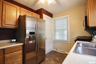 1529 39th St in Rock Island, IL - Building Photo - Building Photo