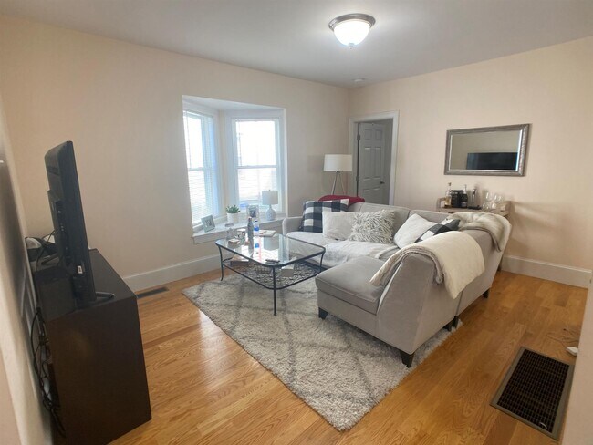 23 Willard Ave, Unit 1