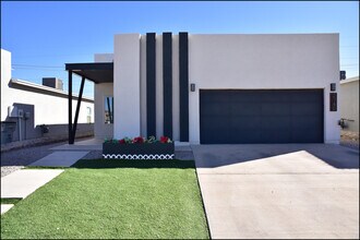 2740 Tierra Oasis St in El Paso, TX - Building Photo - Building Photo